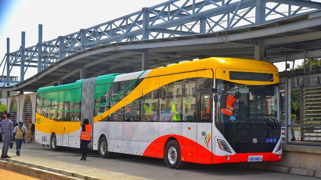 Le Bus Rapid Transit (BRT ) sera officiellement mis en service dès mercredi 15 Mai 2024 après plusieurs mois de test.