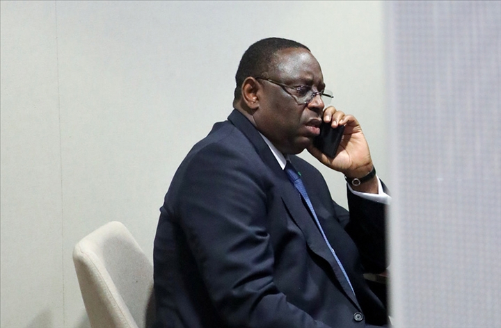 «Je dors bien, très bien même» : Macky Sall donne de ses nouvelles à…